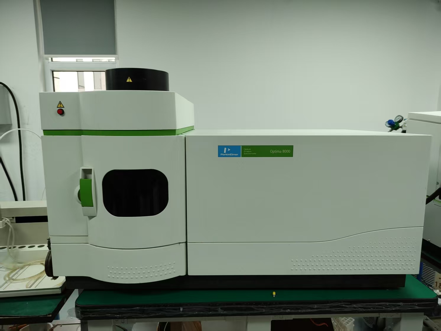 PE8000-04.jpg